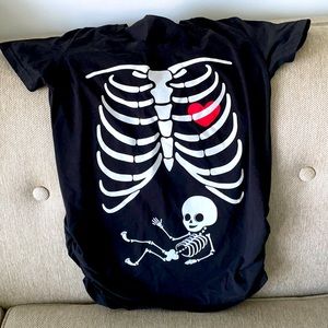 Maternity Halloween T Shirt ☠️❤️🤰🏼